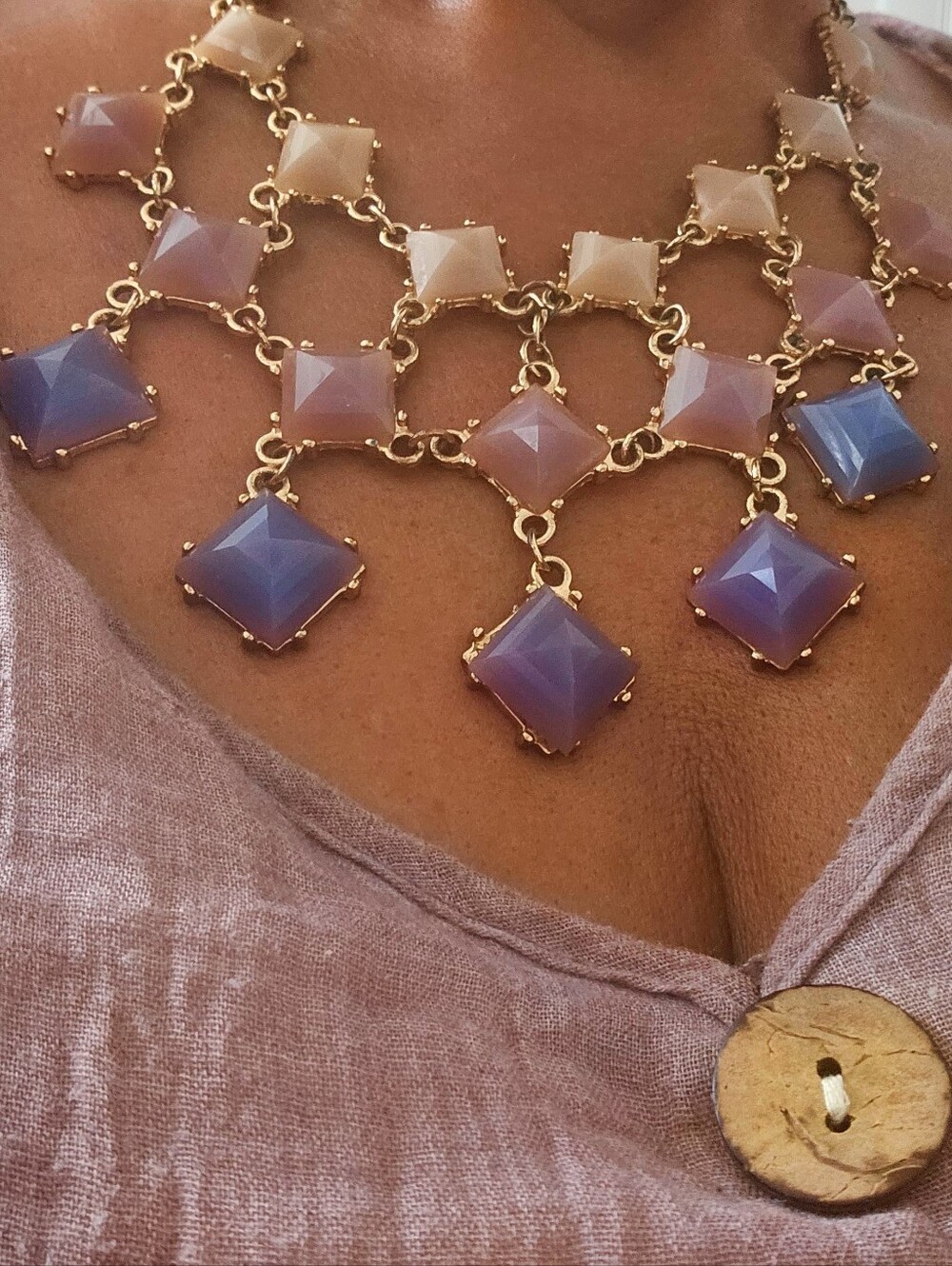 Elegant Gold and Pink Geometric Necklace